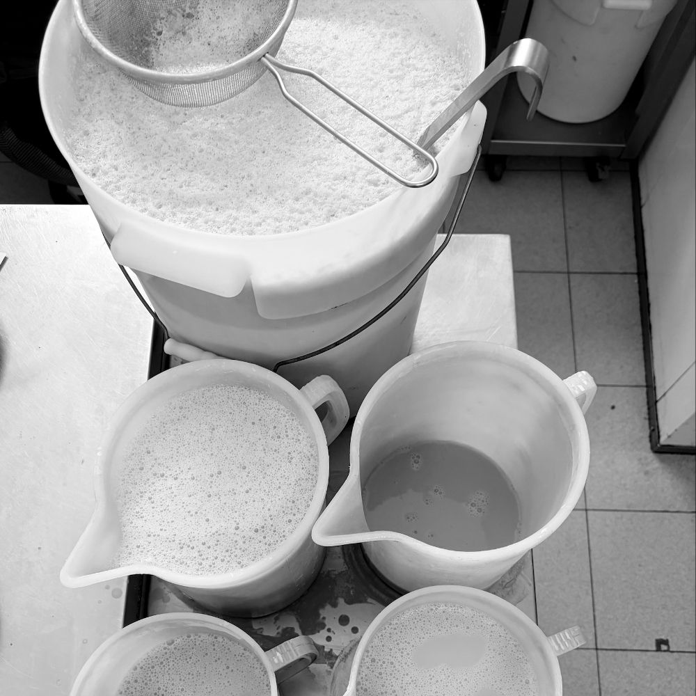 La nostra pizza servita in tavola